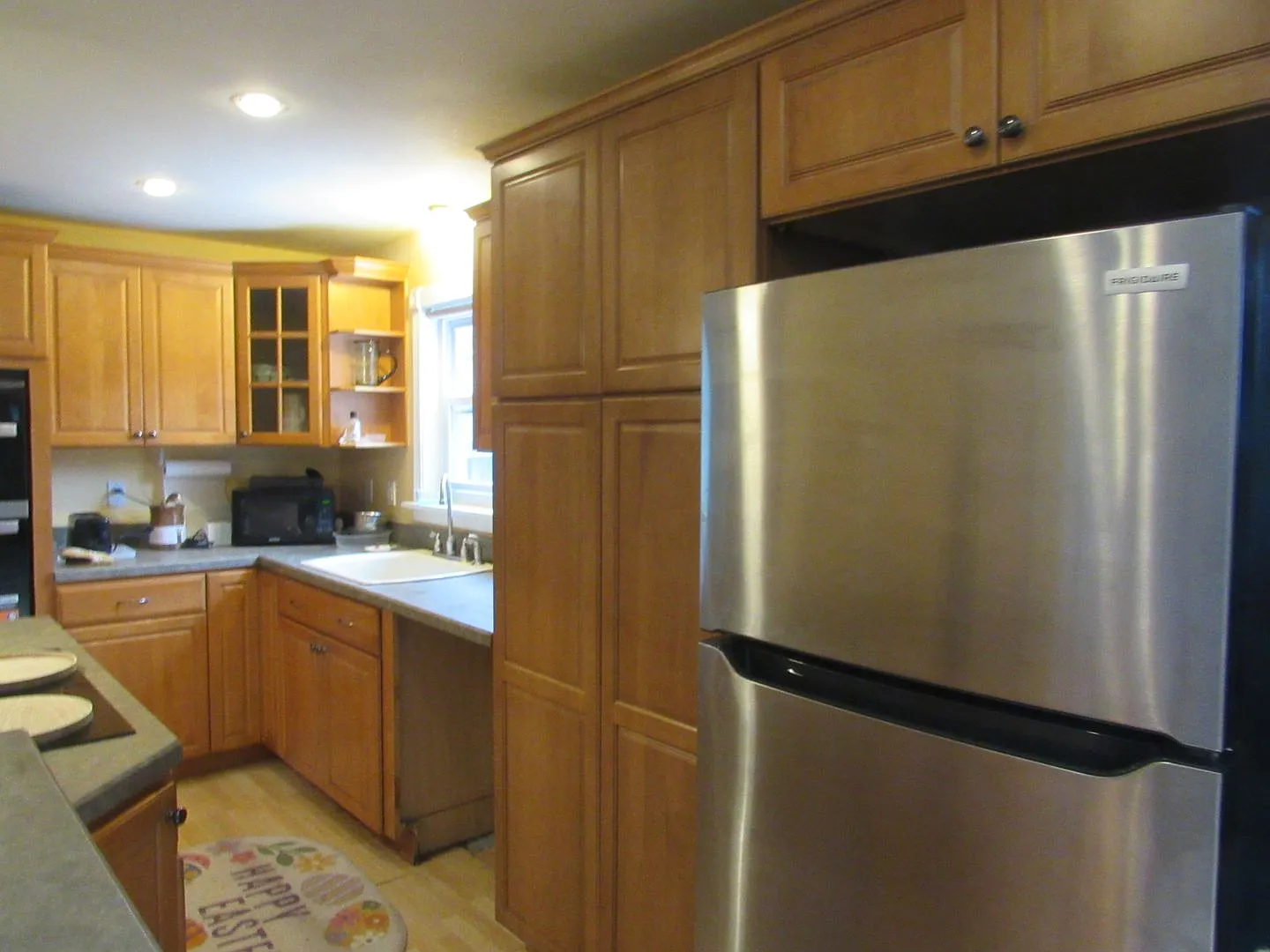 Salem 4 Bedroom Colonial for Rent! — Photo 4