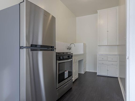 3rd image of 1412 Gordon St #F9a1fbe13