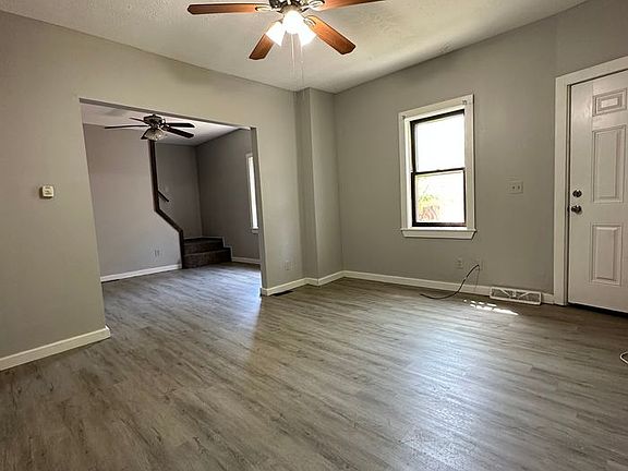 3rd image of 3209-3211 Mapledale Ave