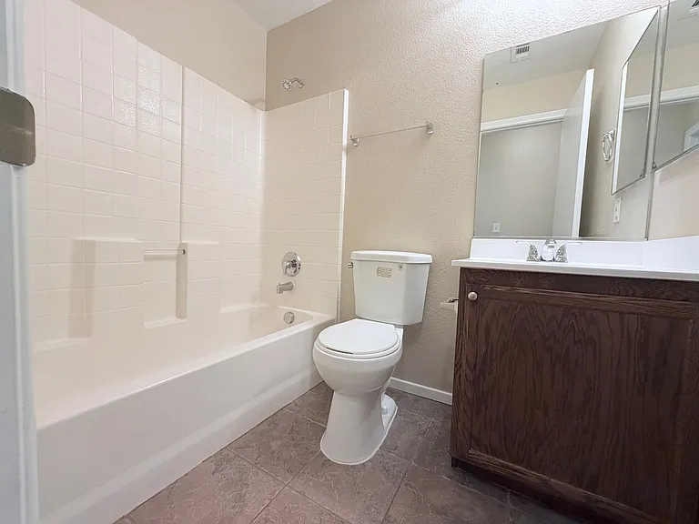 2817 King Michael Ave — Photo 12