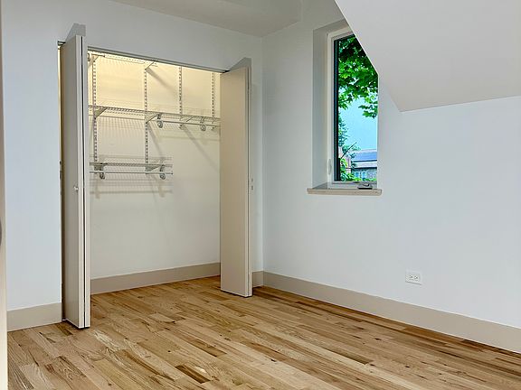 4th image of 1016 Audrey Nixon Blvd #2R