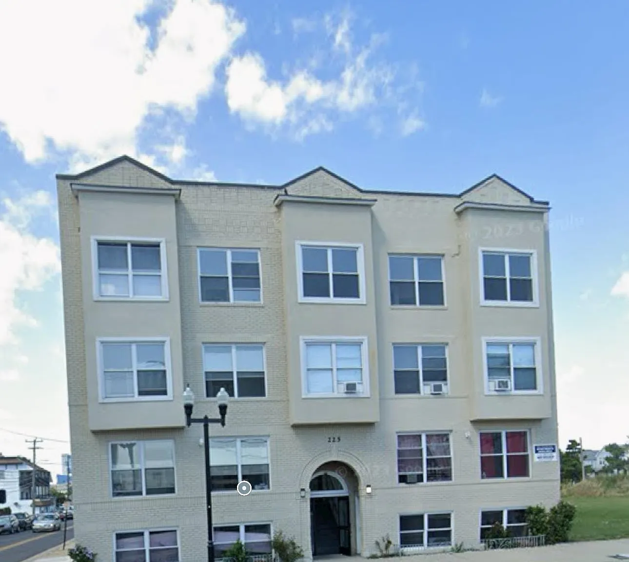 2 bed, 1.0 bath, $1,800 — Photo 2