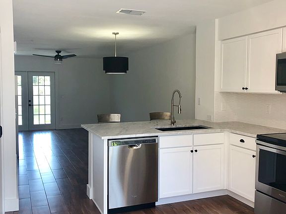 3rd image of 3371 W Wyoming Cir