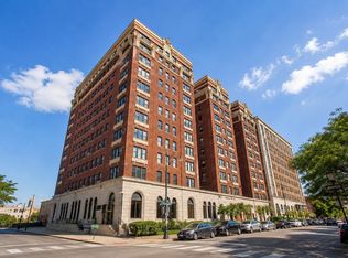 5300 S Shore Dr APT 810, Chicago, IL 60615