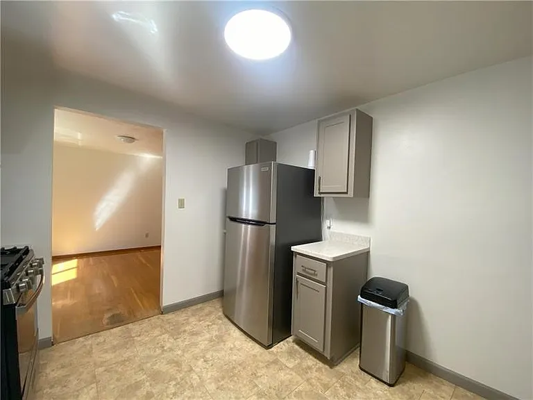 439 Crestview Dr — Photo 11
