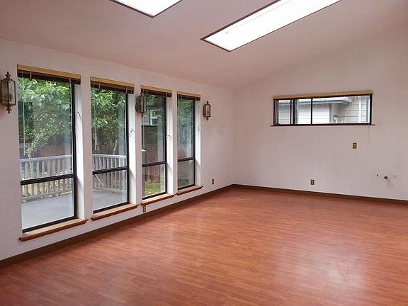 4th image of 18215 3rd Ave NW