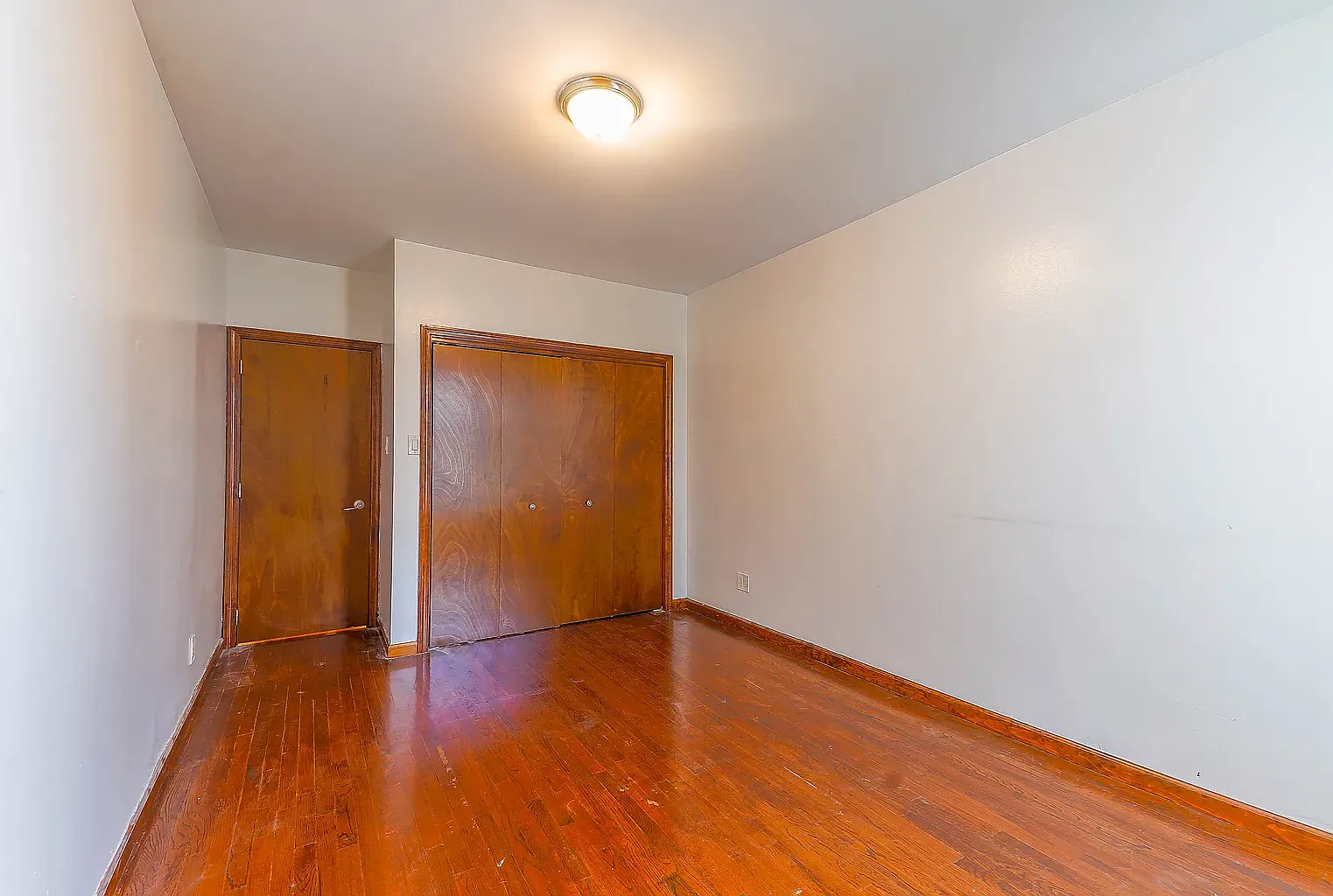 577 Warren Street — Photo 2