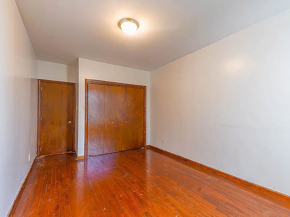 2nd image of 577 Warren St APT 6