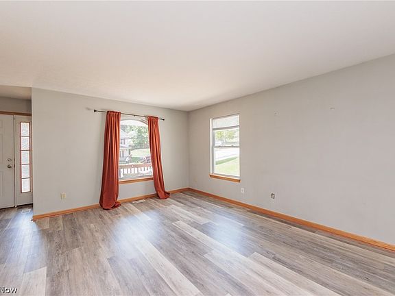 2nd image of 711 Bisson Ave