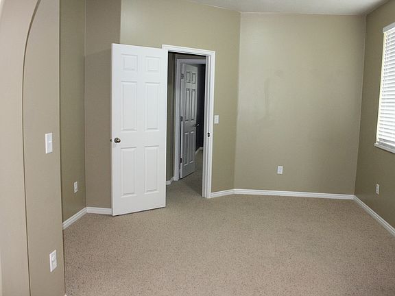 1134 York - 05 Family Room 2_03182015