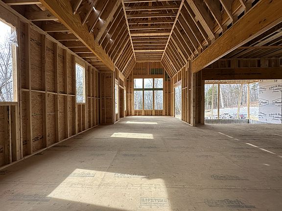 3rd image of 915 Cooks Rd