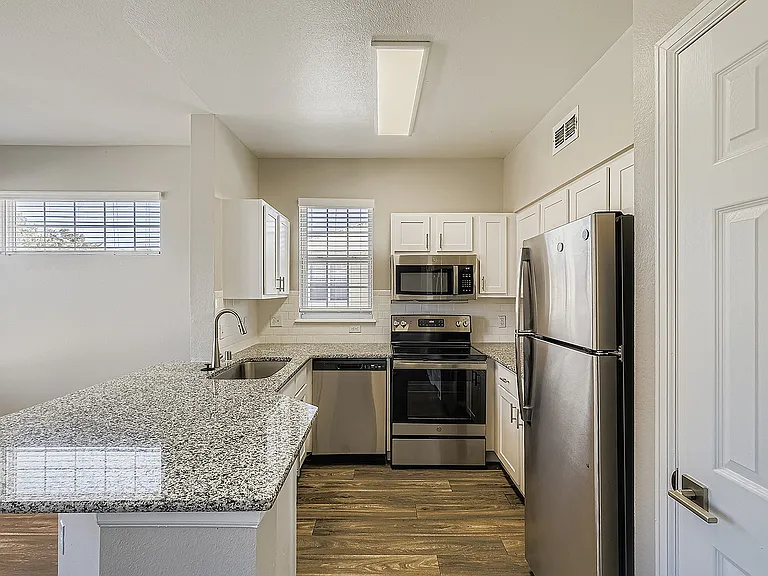 35 Paloma Hts. #203 RainMesa - Print Quality - 002 - 03 Kitchen