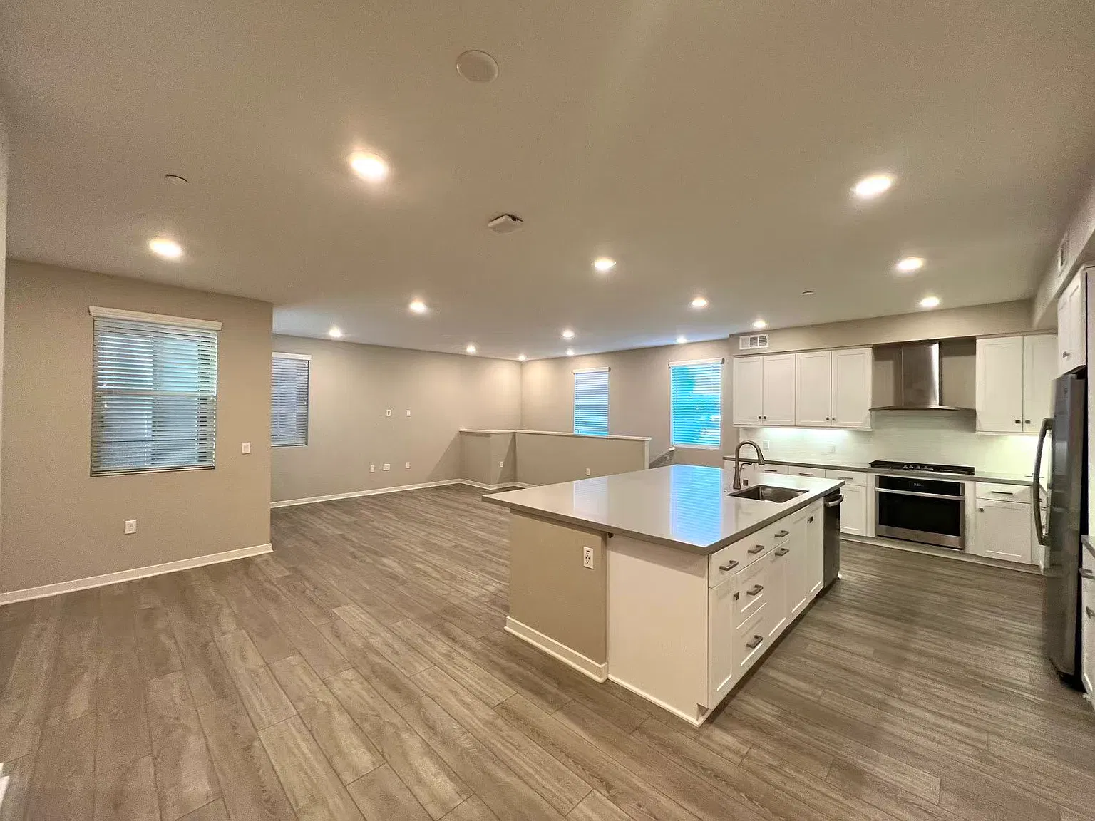 2 bed, 1529 sqft, $3,800 — Photo 2