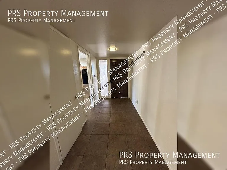 3729 S Kenneth Pl — Photo 5
