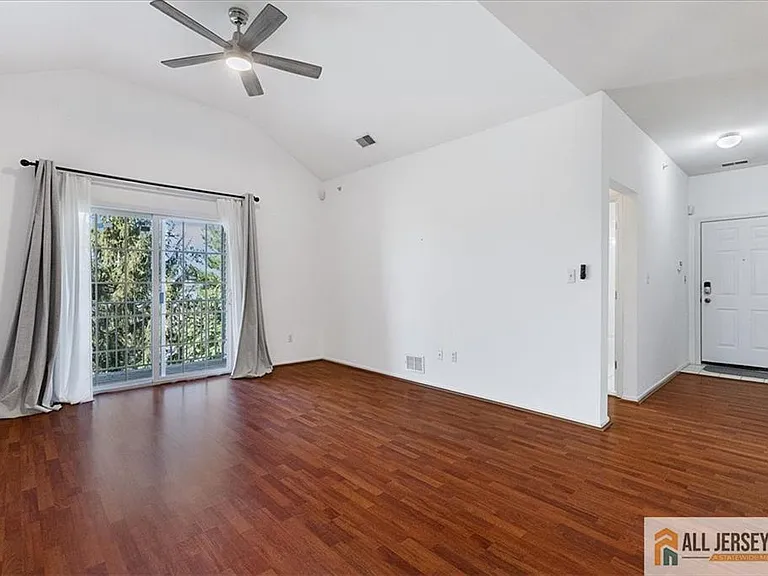 932 Del Negro Ct #932 — Photo 12