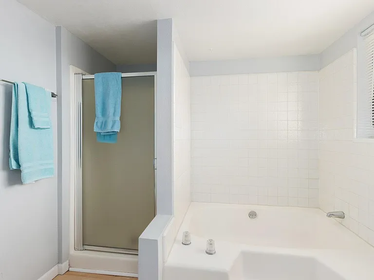 1701 N Barkley — Photo 47