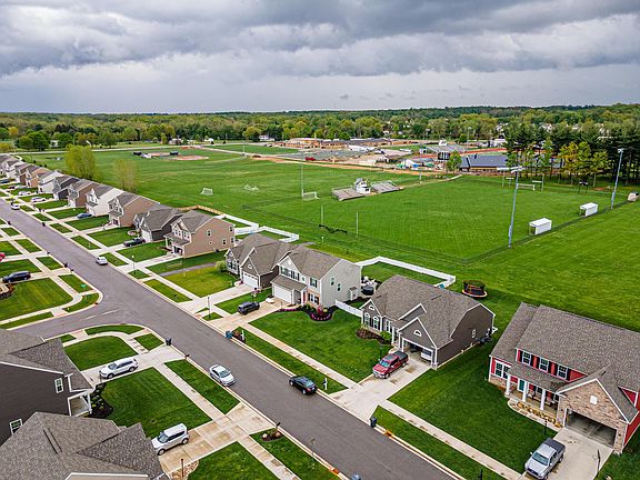 4th image of 176 Kaitlyn Dr