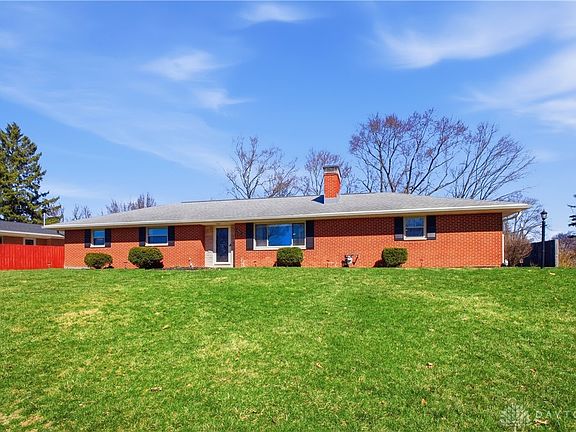 2nd image of 410 Tanglewood Dr