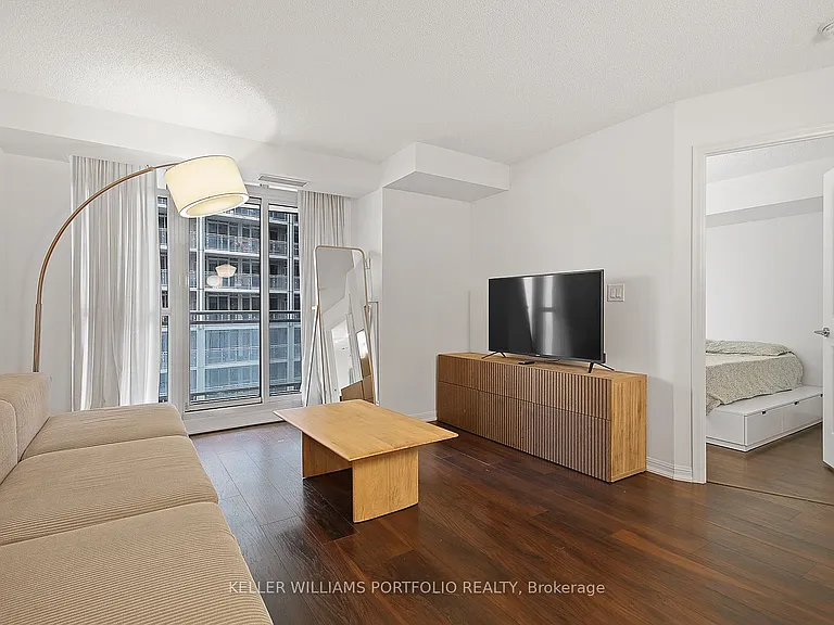 35 Bastion St #1120 — Photo 10