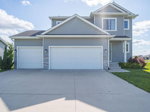 3rd image of 3522 NE Winding Trail Dr