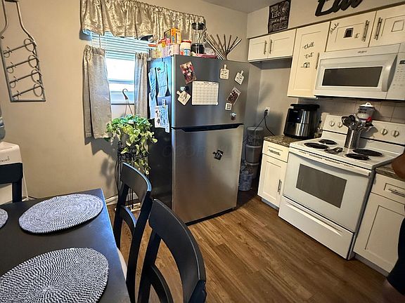 4th image of 130-132 Collingwood Ave