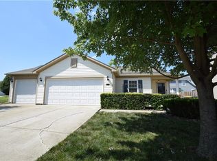 6109 N Woods Edge Dr, McCordsville, IN 46055