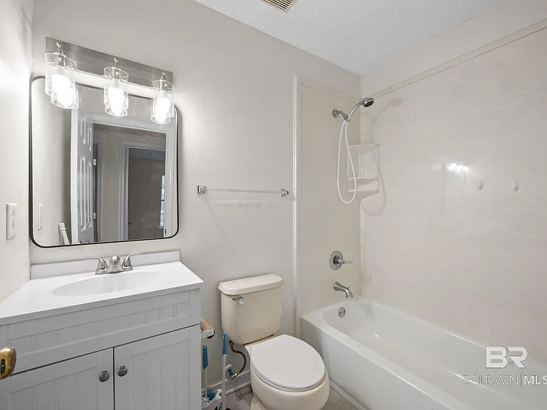 20938 Liberty Ln — Photo 8