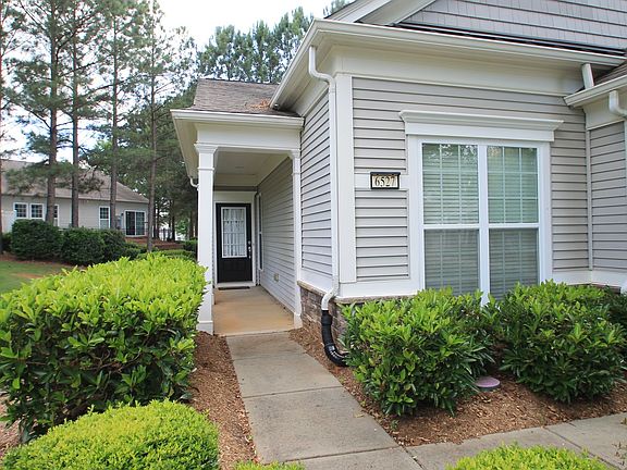 2nd image of 6527 Carolina Commons Dr