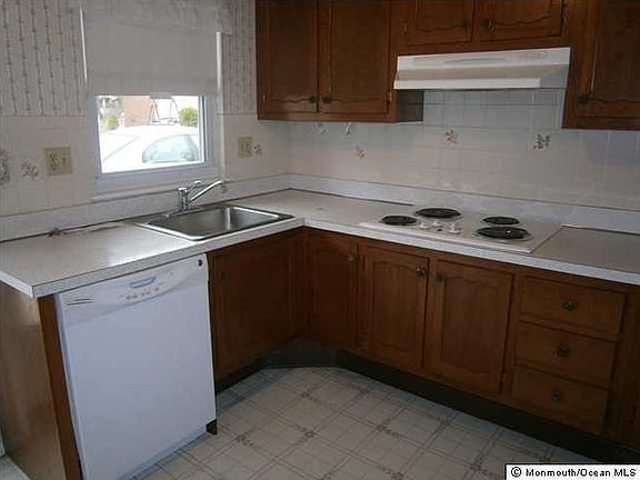 2nd image of 265 Kingston Court #B
