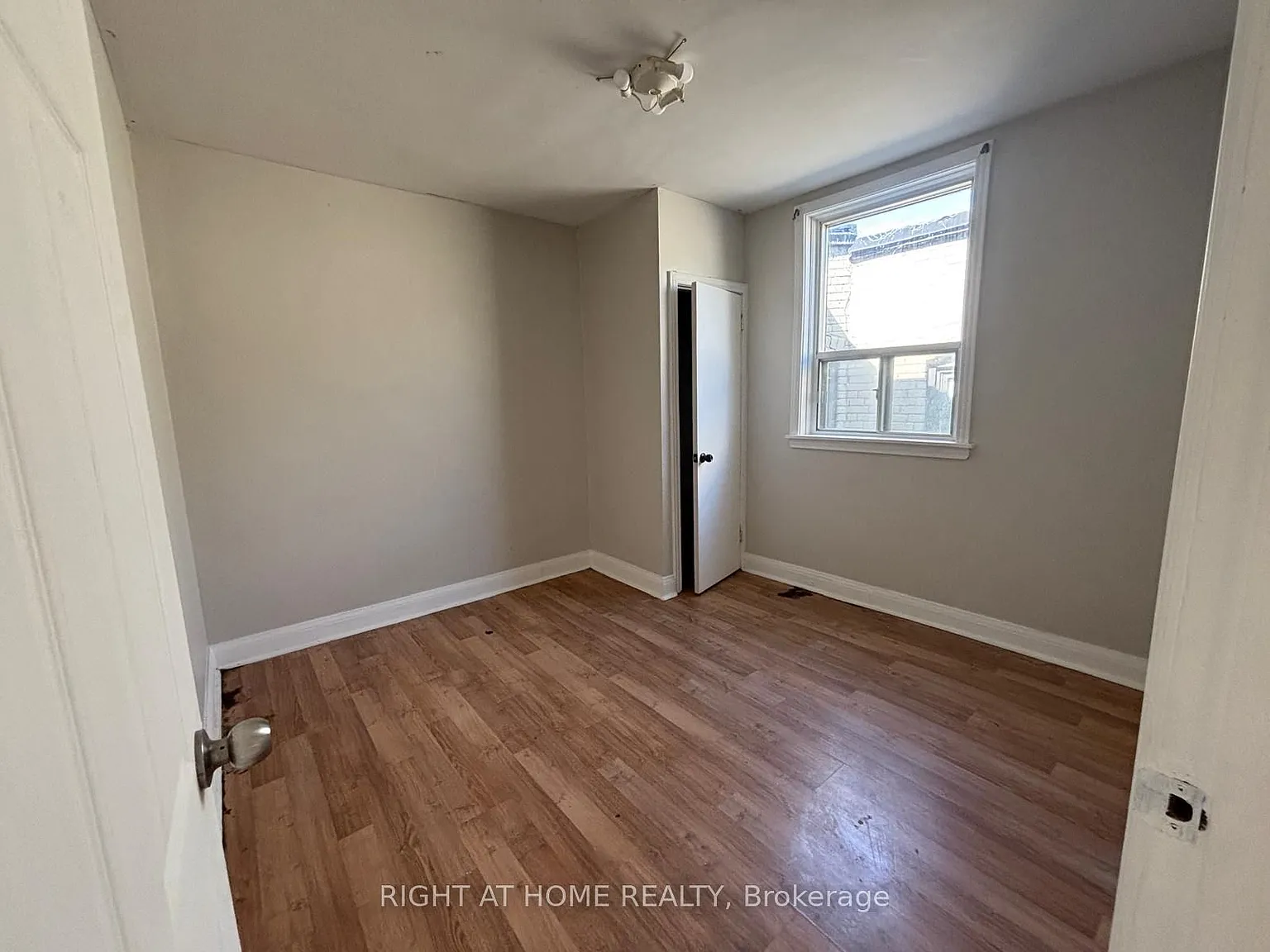 503 Oakwood Ave — Photo 4