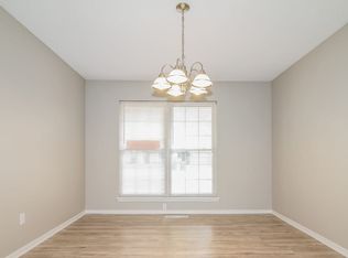 112 Three Oaks Dr, Midwest City, OK 73130