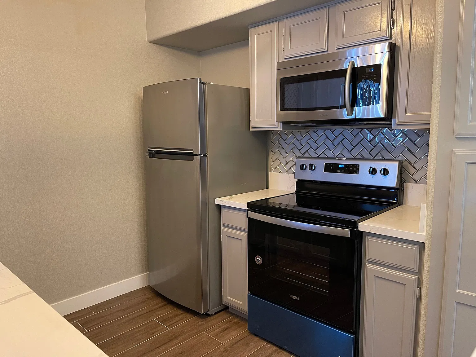 1 bed, 700 sqft, $1,225 — Photo 3
