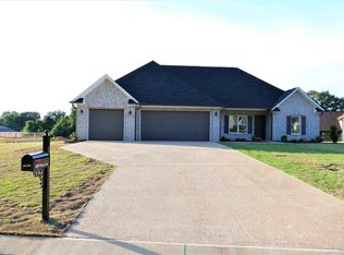 6033 Honeysuckle Ln, Milan, TN 38358