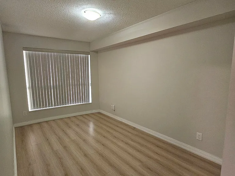 151 Village Green Sq #506 — Photo 15