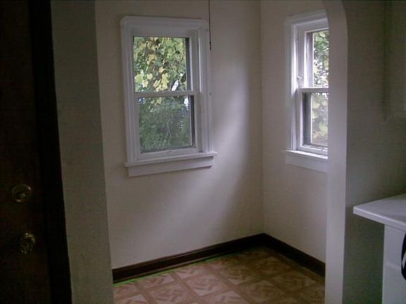 5th image of 1389 E 89th St