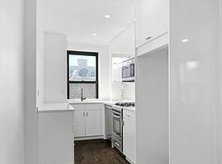 43-18 25th Ave #7, Astoria, NY 11103