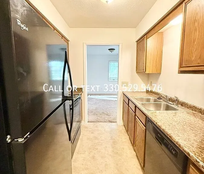 408 W Maple St #B — Photo 5