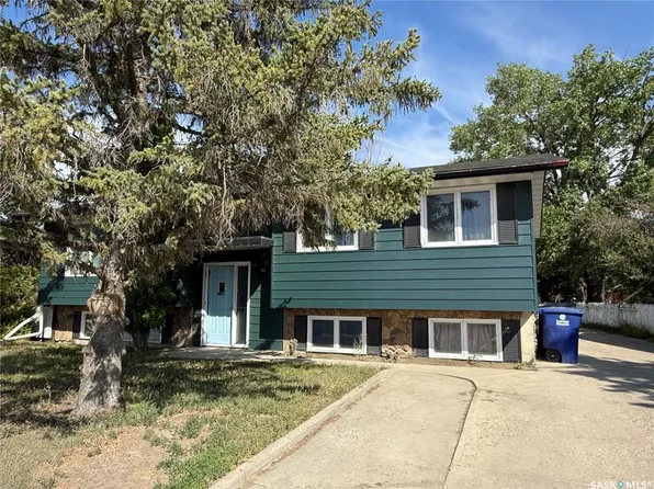 1022 8th STREET W, Kindersley, SK S0L 1S0