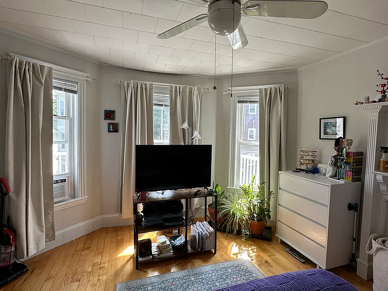 29 Hunnewell Ave — Photo 5