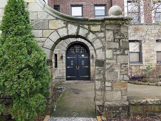 Sold by Laffey Real Estate | media 24