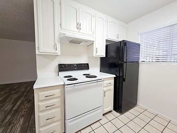 5th image of 193 W Park Ave #T