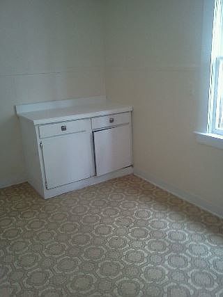 5th image of 132 Royal Ave #1