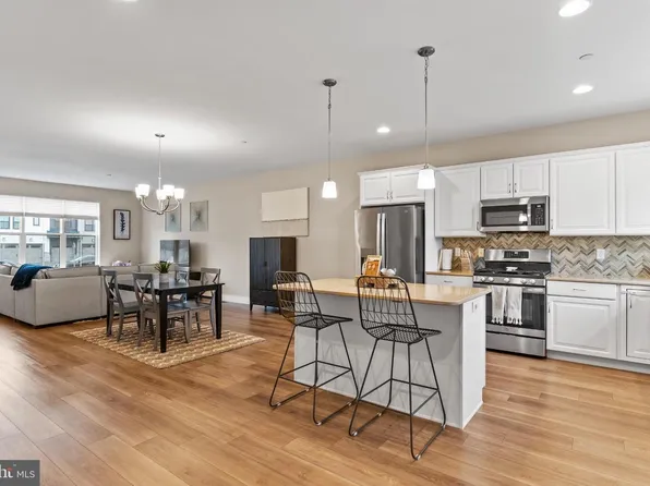311 Estate Dr, Mechanicsburg, PA 17055