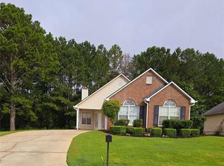 12387 Riviera Dr, Fayetteville, GA 30215