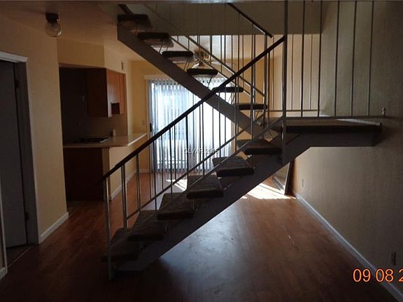 2nd image of 594 Sellers Pl