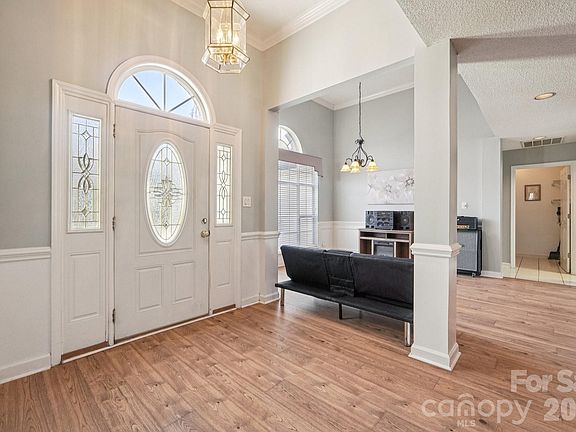 3rd image of 12408 Sandringham Pl