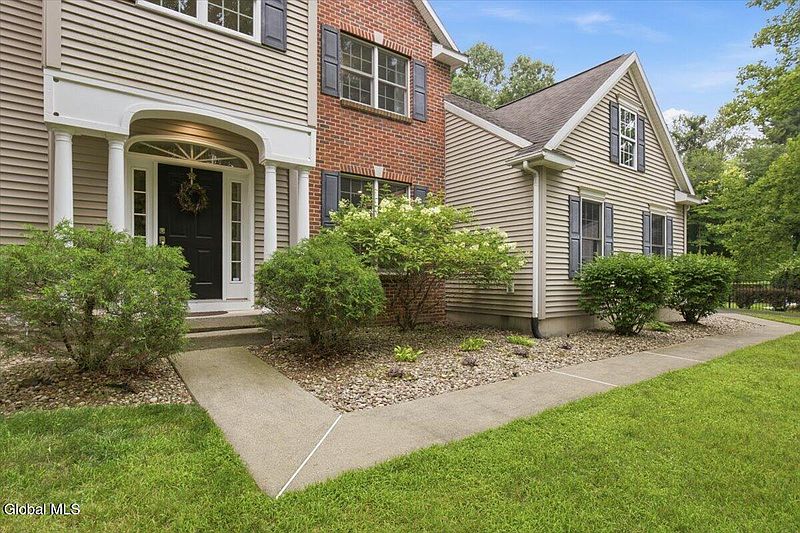 2nd image of 628 Vanderlyn Lane