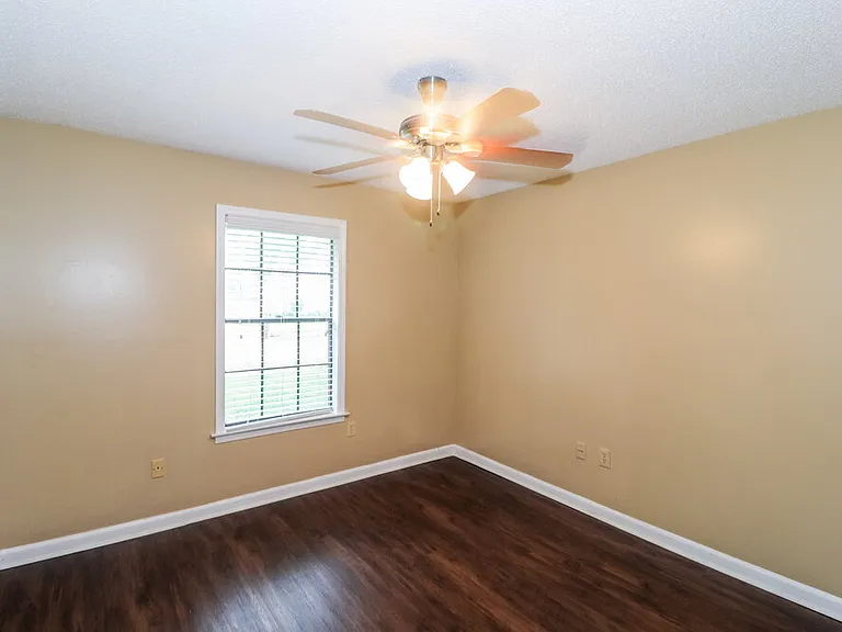 5672 Remsen Ave — Photo 13