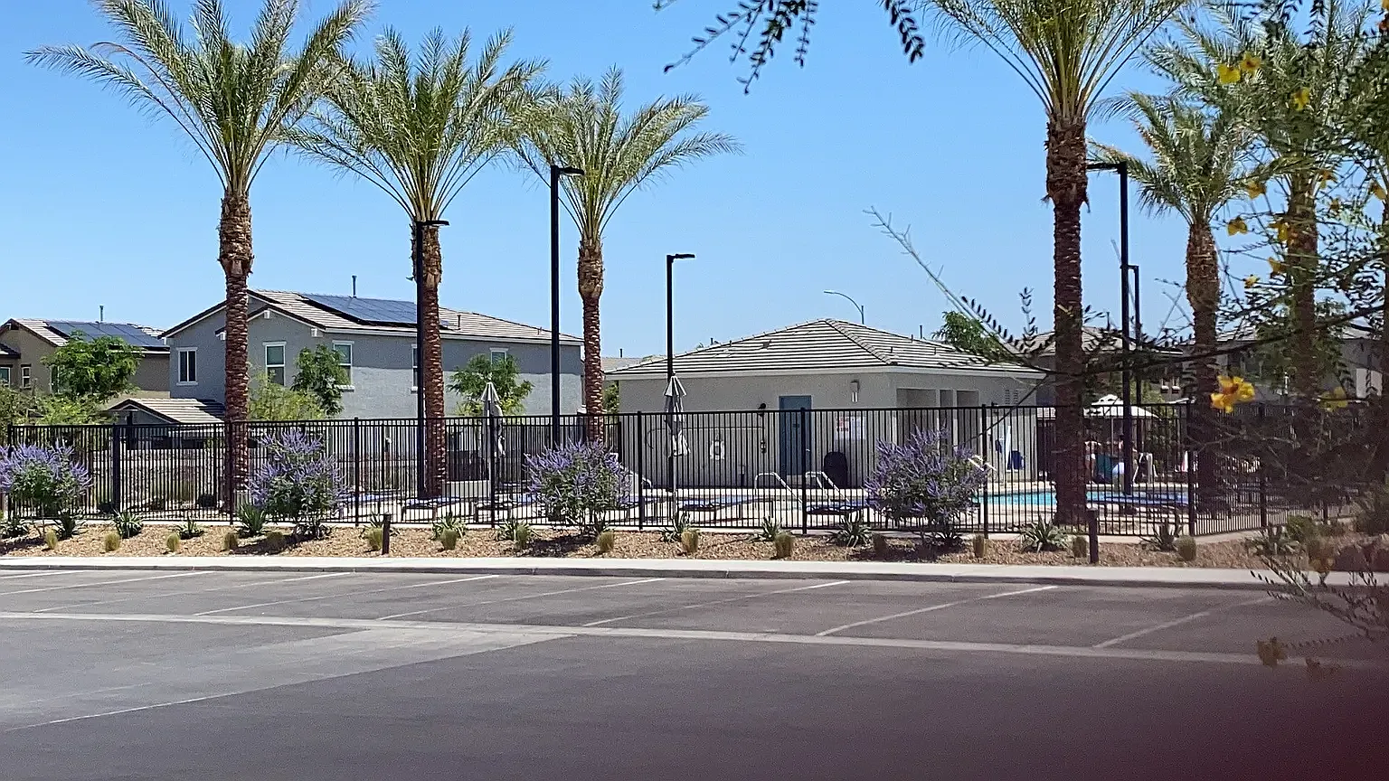 1277 Ossa St — Photo 3