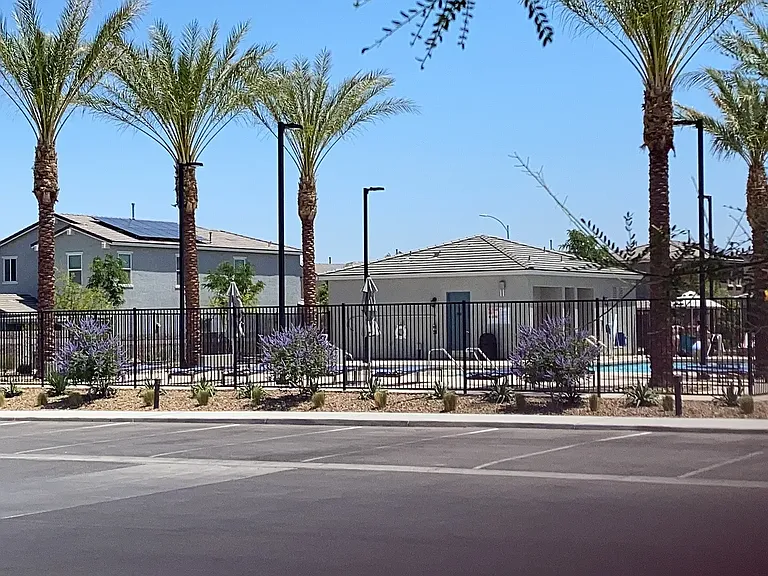 1277 Ossa St — Photo 3